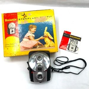 Vintage Kodak Brownie Camera Starflash Outfit w/ Box Flash Blub Camera 1960s